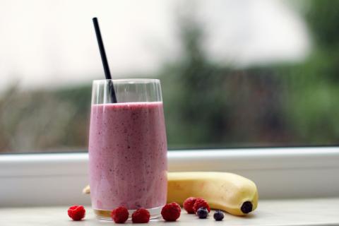 Smoothie, banana and berries