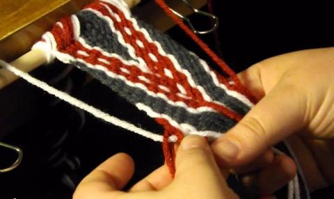 finger weaving