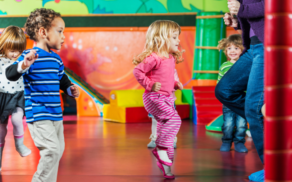 toddlers dancing