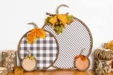 embroidery hoop pumpkin